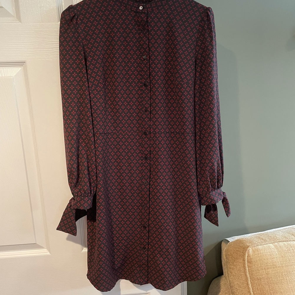 Button down black and red dress with tie sleeves